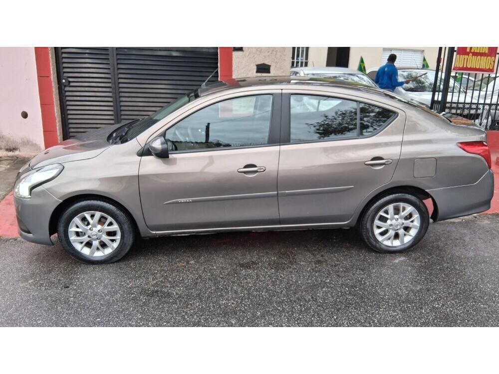 Nissan Versa