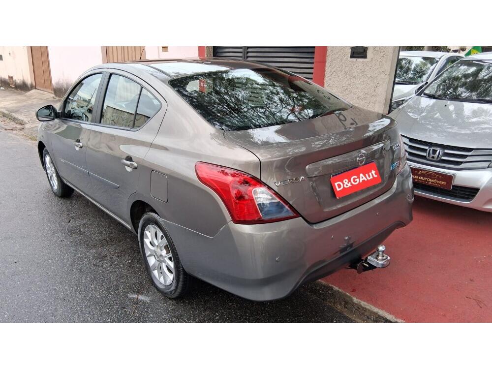 Nissan Versa