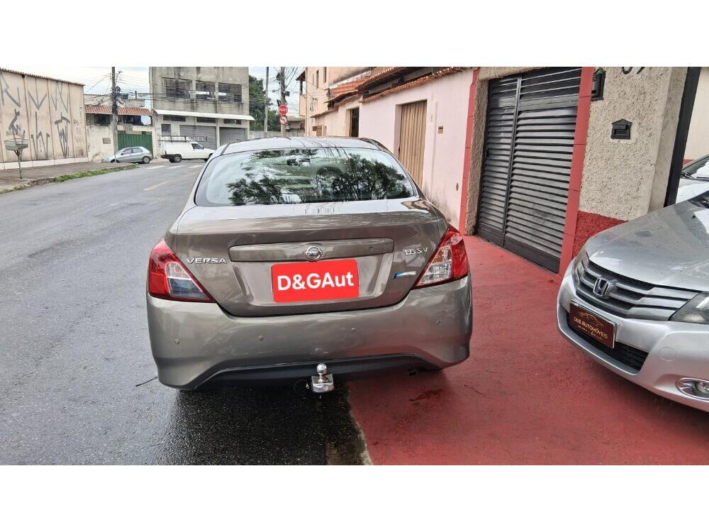 Nissan Versa