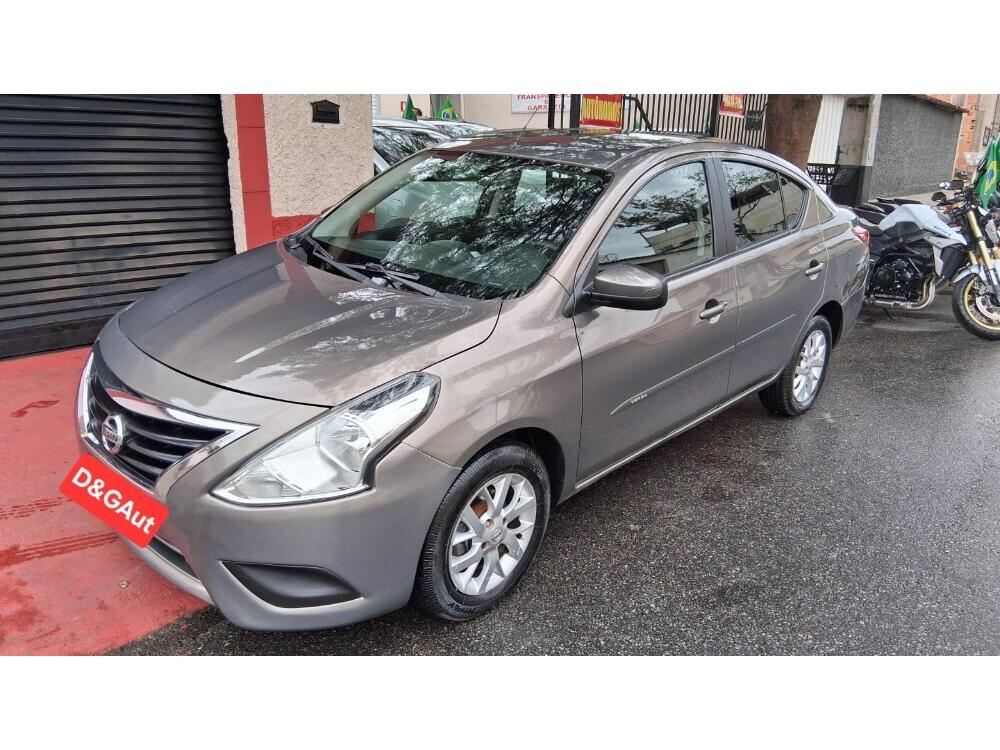 Nissan Versa