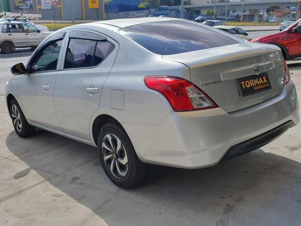Nissan Versa