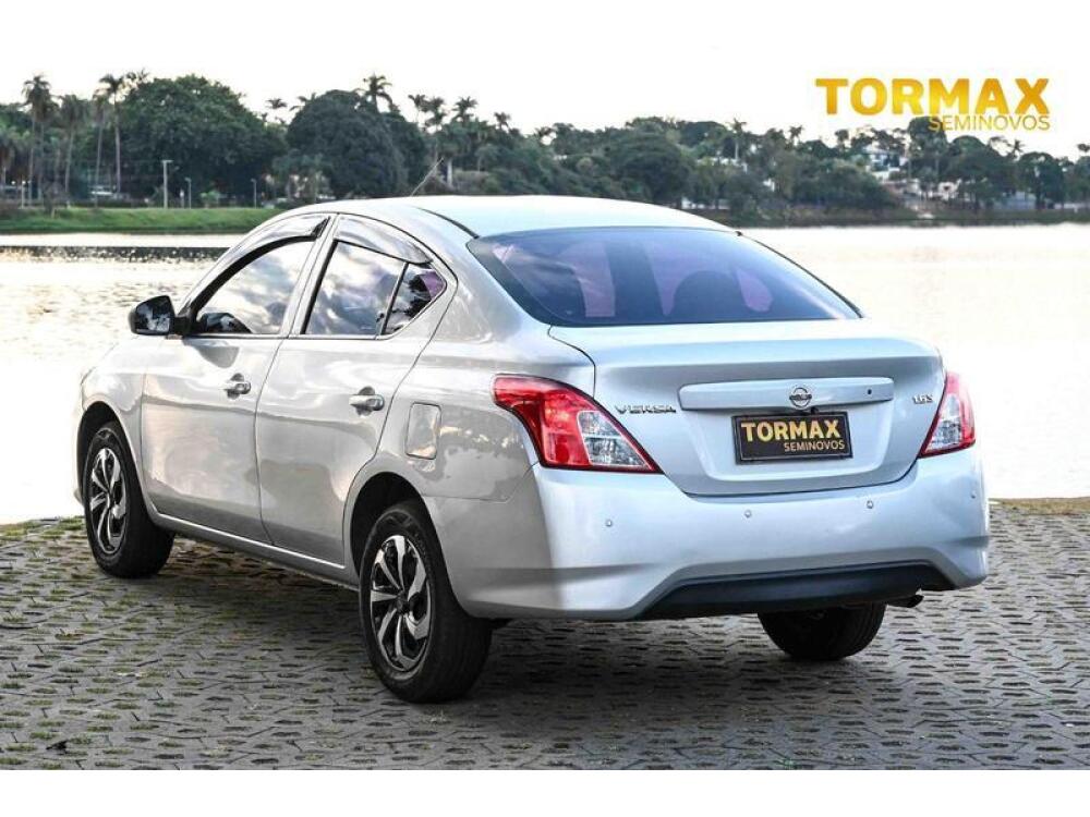 Nissan Versa
