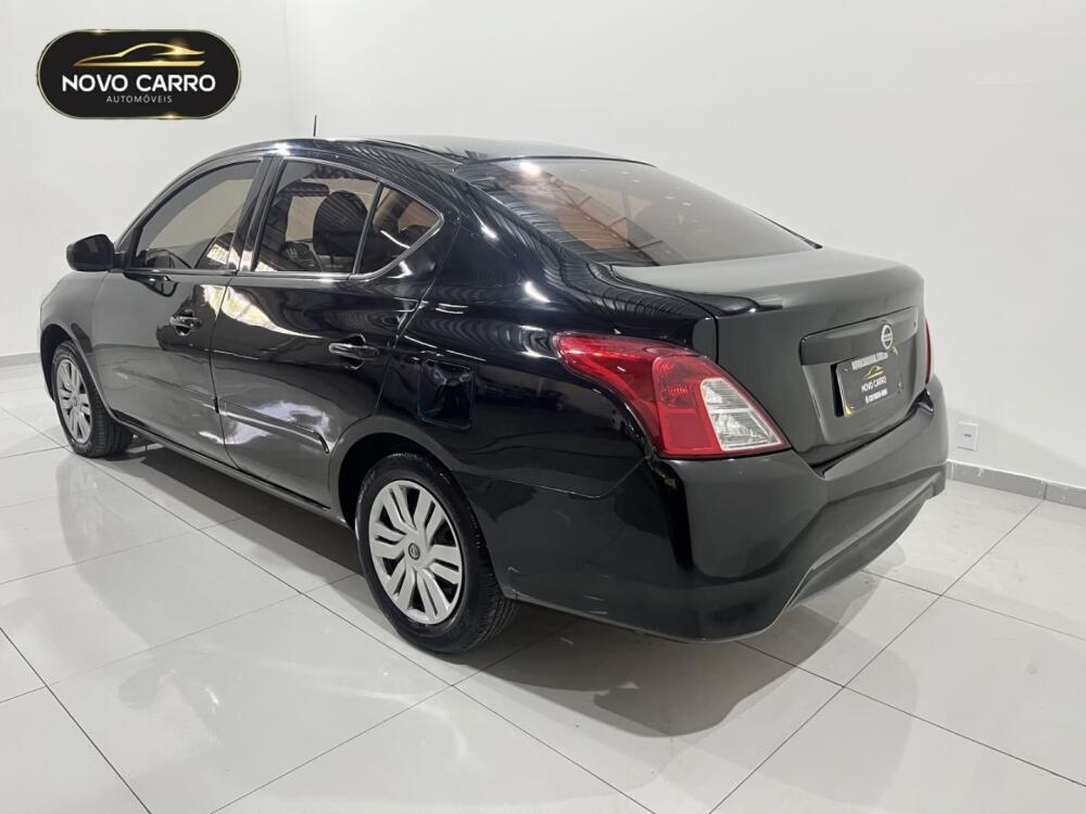 Nissan Versa