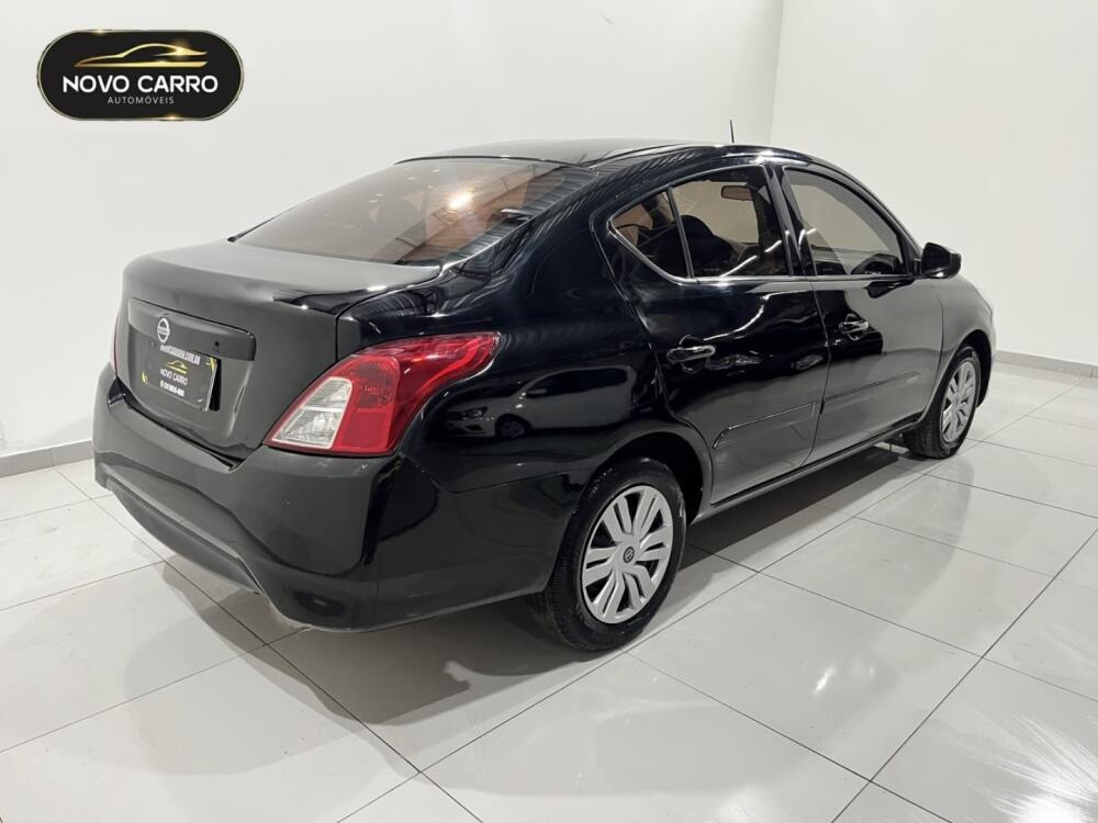 Nissan Versa
