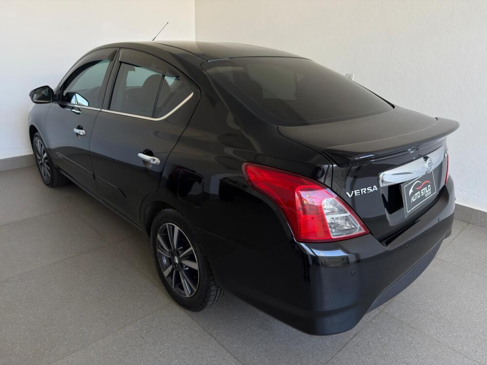 Nissan Versa