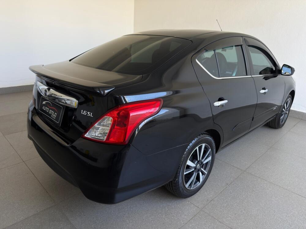 Nissan Versa