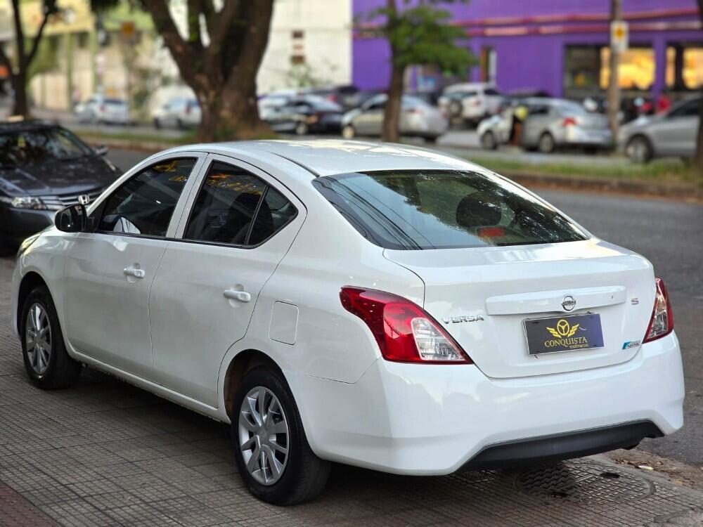 Nissan Versa