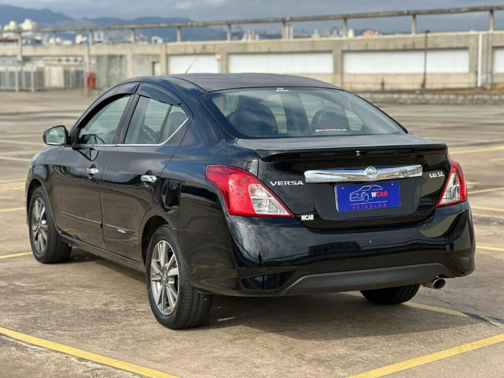 Nissan Versa