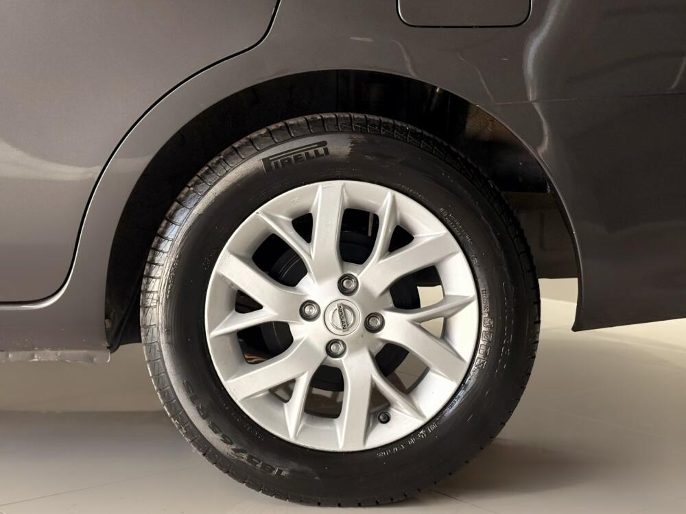 Nissan Versa