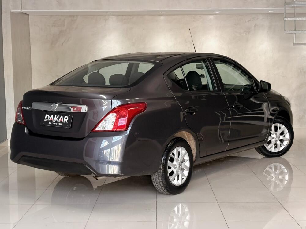 Nissan Versa