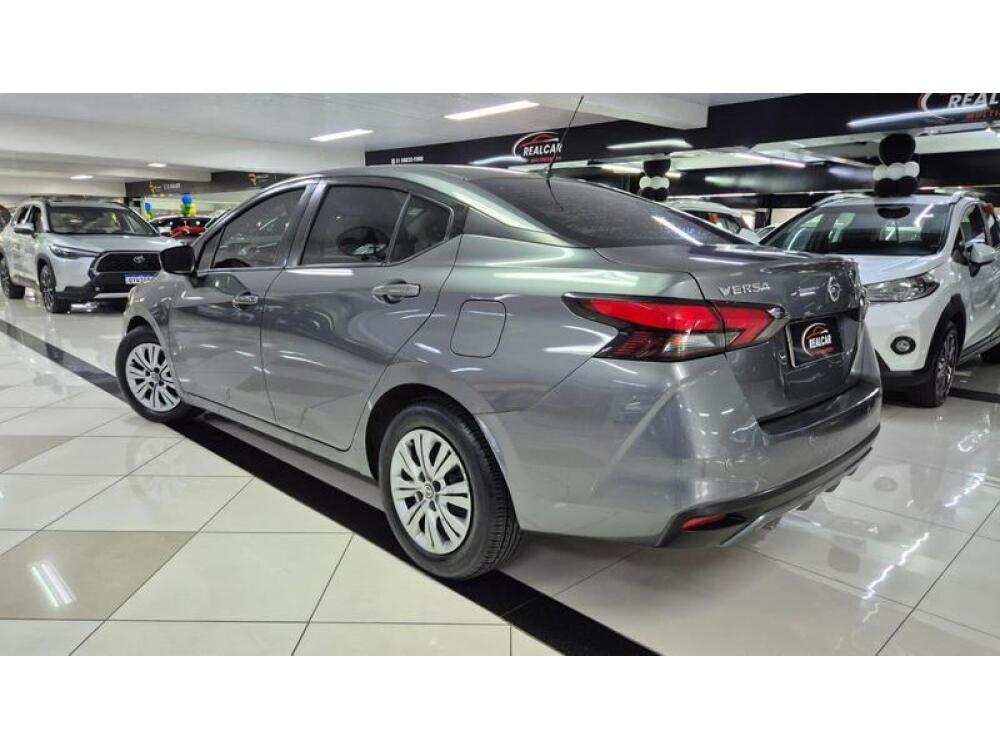 Nissan Versa