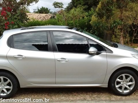 Peugeot 208 Peugeot 208