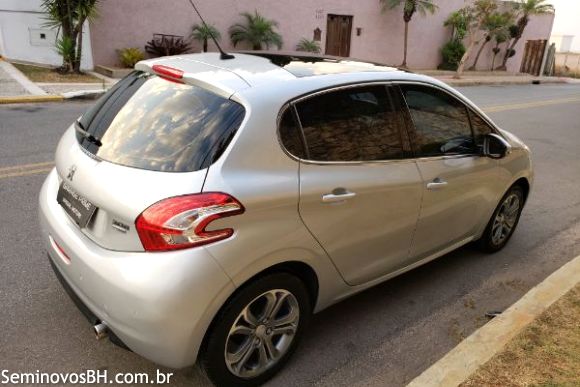 Peugeot 208 Peugeot 208