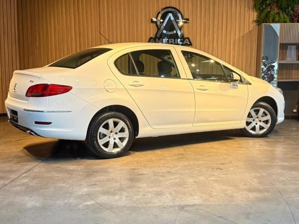 Peugeot 408