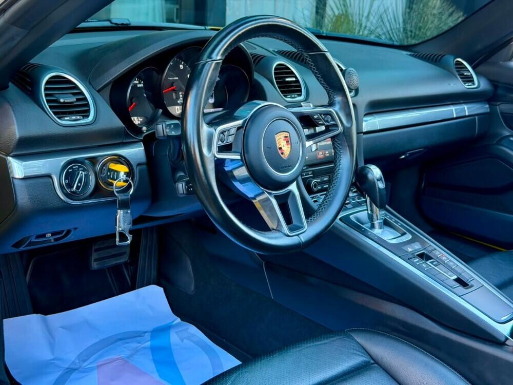 Porsche 718