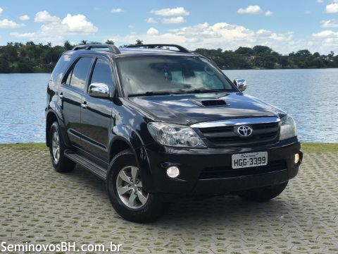 Toyota Hilux SW4 Toyota Hilux SW4
