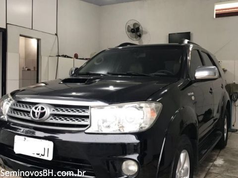 Toyota Hilux SW4 Toyota Hilux SW4