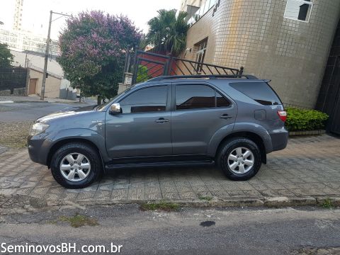 Toyota Hilux SW4 Toyota Hilux SW4