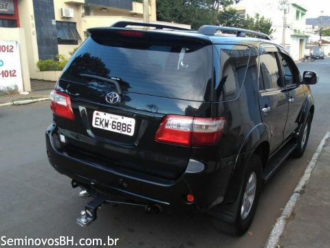 Toyota Hilux SW4 Toyota Hilux SW4