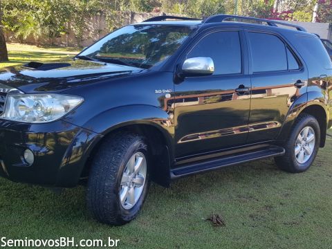Toyota Hilux SW4 Toyota Hilux SW4