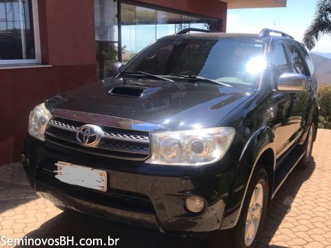 Toyota Hilux SW4 Toyota Hilux SW4