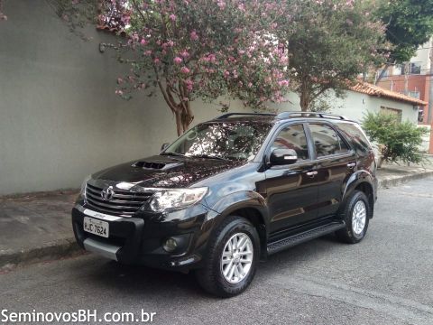 Toyota Hilux SW4 Toyota Hilux SW4