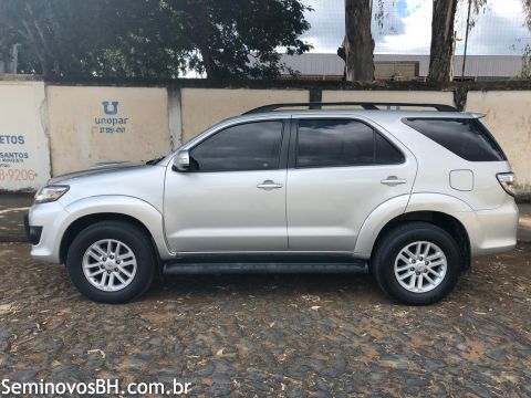 Toyota Hilux SW4 Toyota Hilux SW4