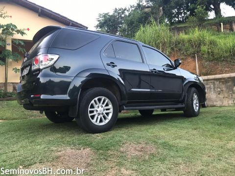 Toyota Hilux SW4 Toyota Hilux SW4