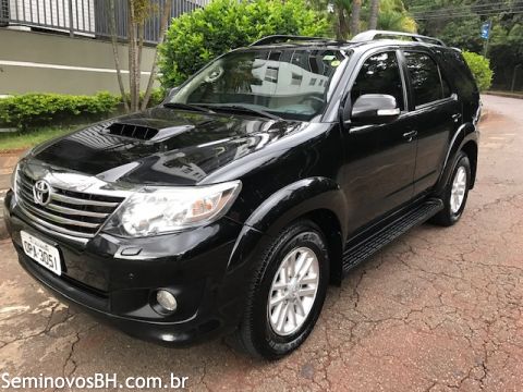 Toyota Hilux SW4 Toyota Hilux SW4