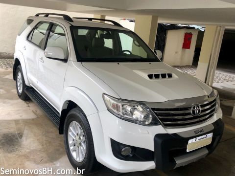 Toyota Hilux SW4 Toyota Hilux SW4