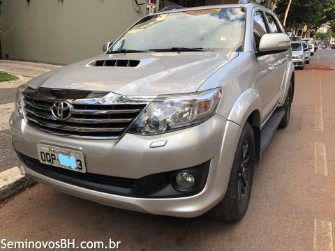 Toyota Hilux SW4 Toyota Hilux SW4