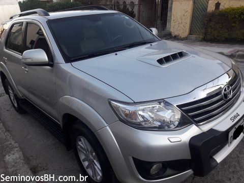 Toyota Hilux SW4 Toyota Hilux SW4
