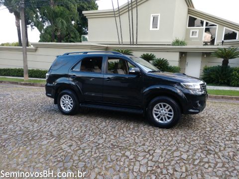 Toyota Hilux SW4 Toyota Hilux SW4
