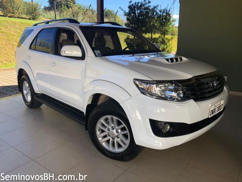 Toyota Hilux SW4 Toyota Hilux SW4