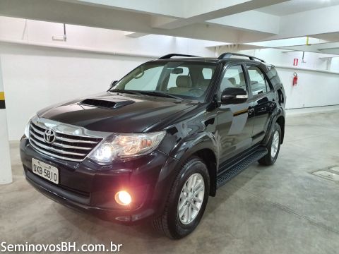 Toyota Hilux SW4 Toyota Hilux SW4