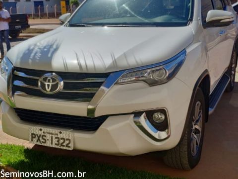 Toyota Hilux SW4 Toyota Hilux SW4
