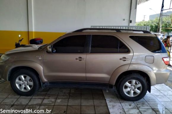 Toyota Hilux SW4 Toyota Hilux SW4