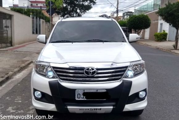 Toyota Hilux SW4 Toyota Hilux SW4