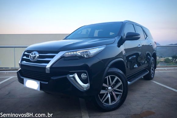 Toyota Hilux SW4 Toyota Hilux SW4