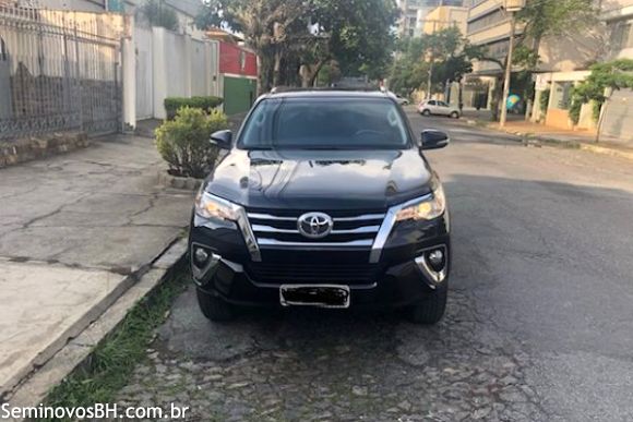 Toyota Hilux SW4 Toyota Hilux SW4