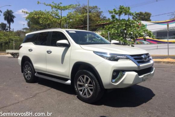 Toyota Hilux SW4 Toyota Hilux SW4