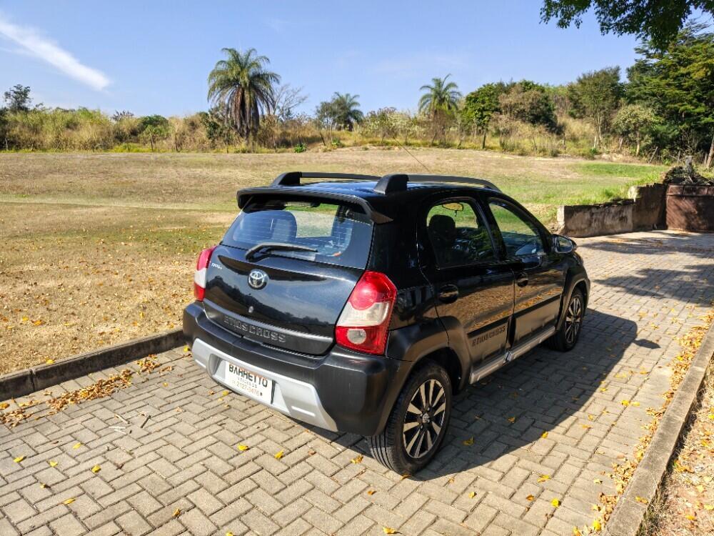 Toyota Etios Cross