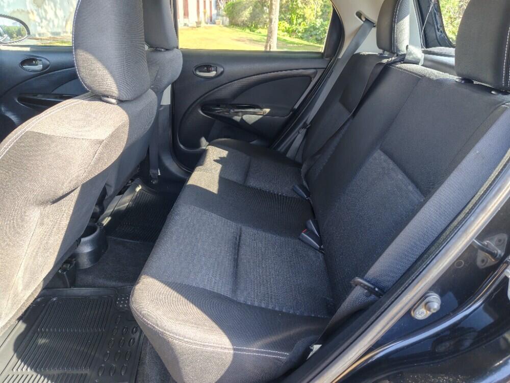 Toyota Etios Cross