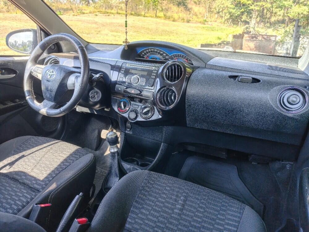 Toyota Etios Cross