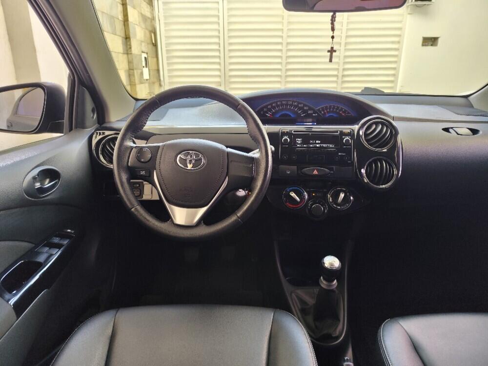 Toyota Etios Cross