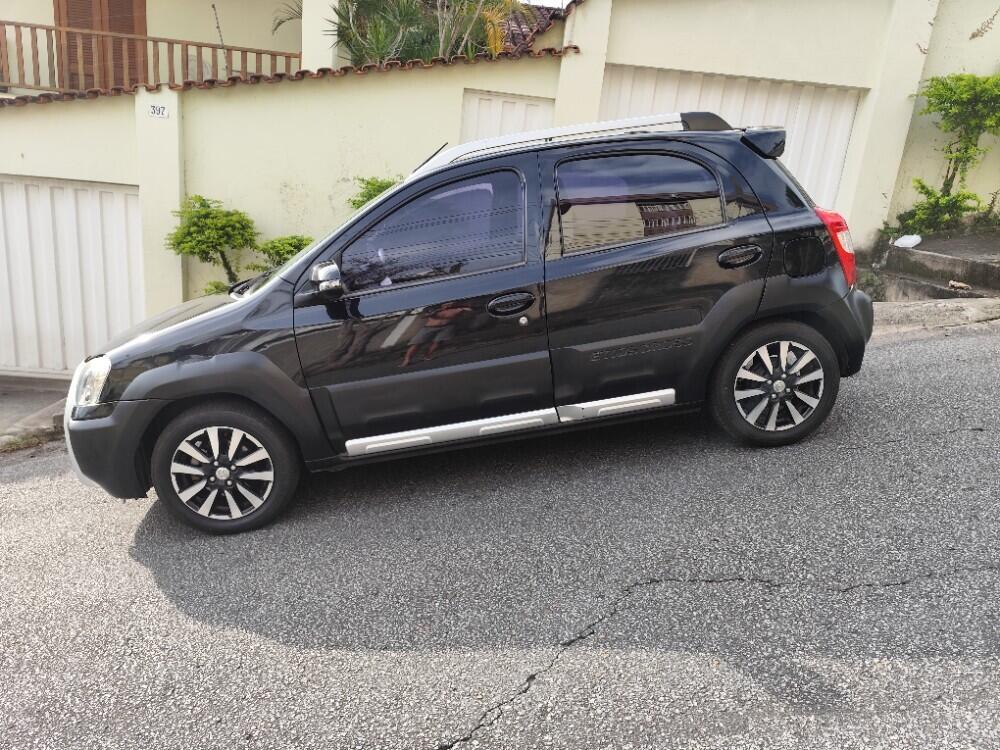 Toyota Etios Cross