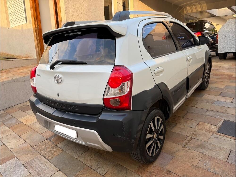 Toyota Etios Cross