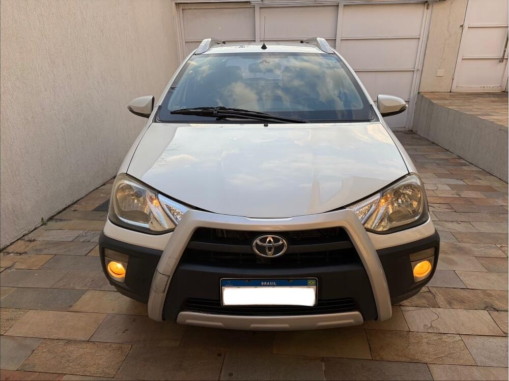 Toyota Etios Cross