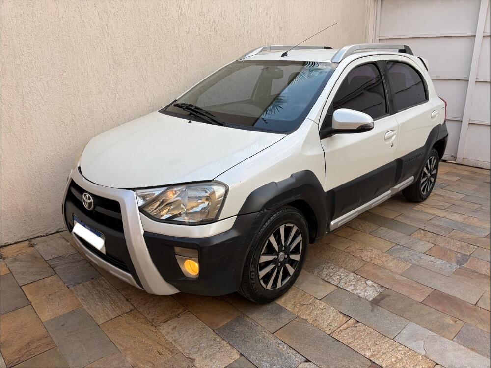 Toyota Etios Cross
