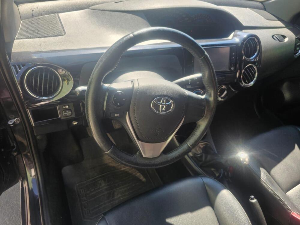 Toyota Etios Cross